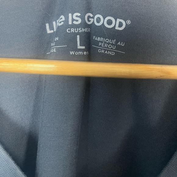 Life is Good. Blue animal paws v-neck cotton tshirt size large - Picture 3 of 6